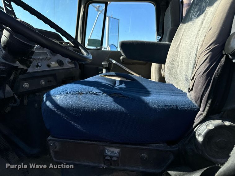 image for item DX3778 1996 Ford LTA9000 semi truck