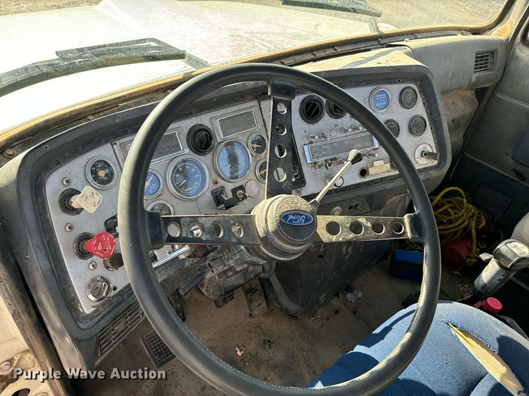 image for item DX3778 1996 Ford LTA9000 semi truck