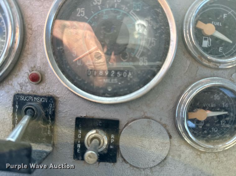 image for item DX3778 1996 Ford LTA9000 semi truck