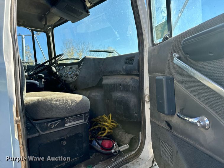 image for item DX3778 1996 Ford LTA9000 semi truck