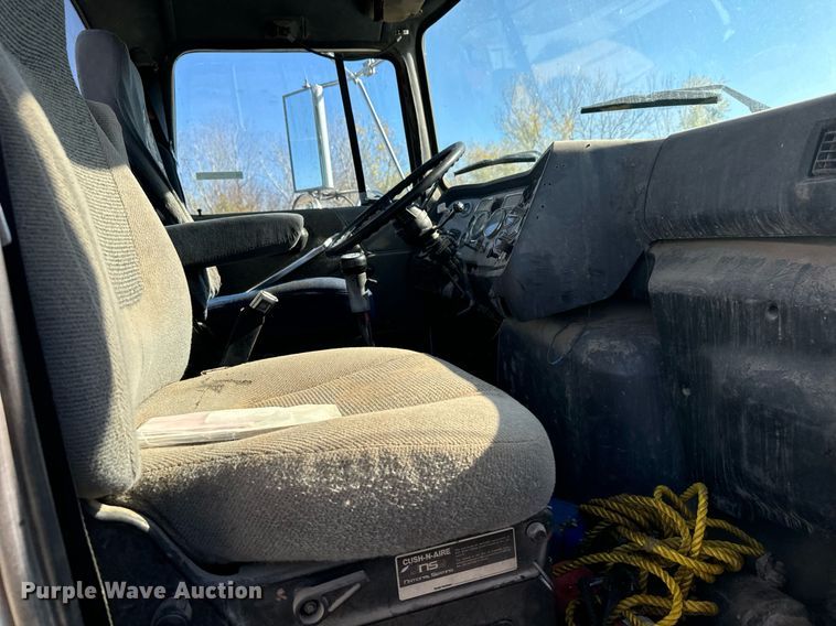 image for item DX3778 1996 Ford LTA9000 semi truck