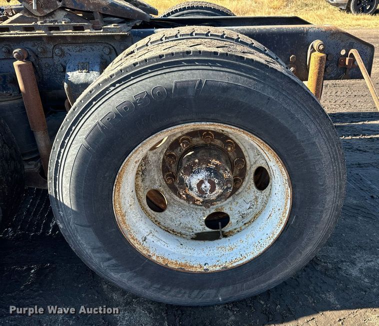 image for item DX3778 1996 Ford LTA9000 semi truck