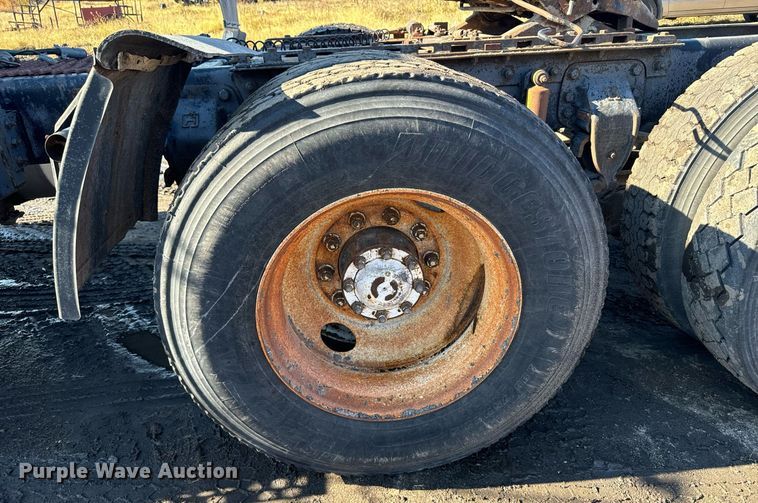 image for item DX3778 1996 Ford LTA9000 semi truck