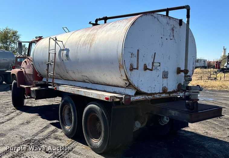 image for item DX3780 1979 Ford U9052 water truck