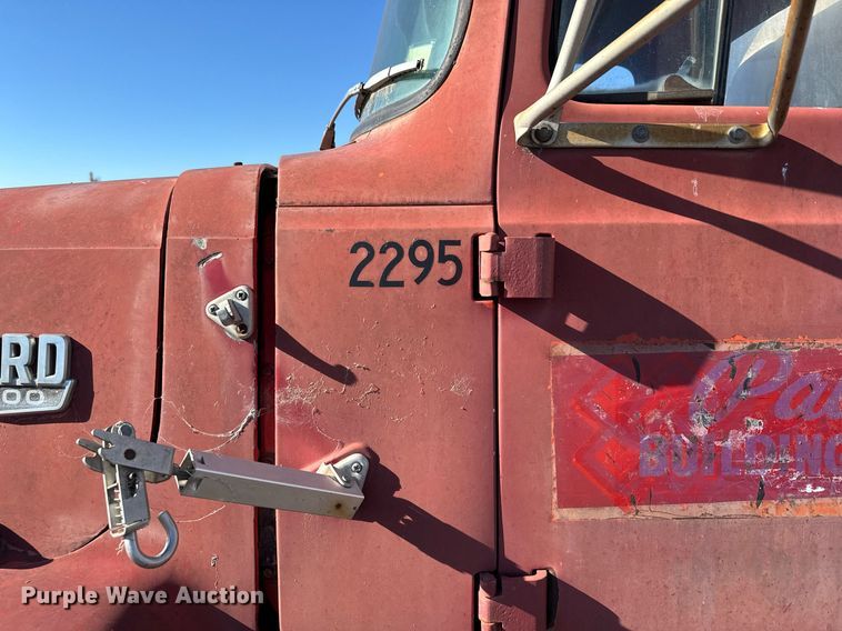 image for item DX3780 1979 Ford U9052 water truck