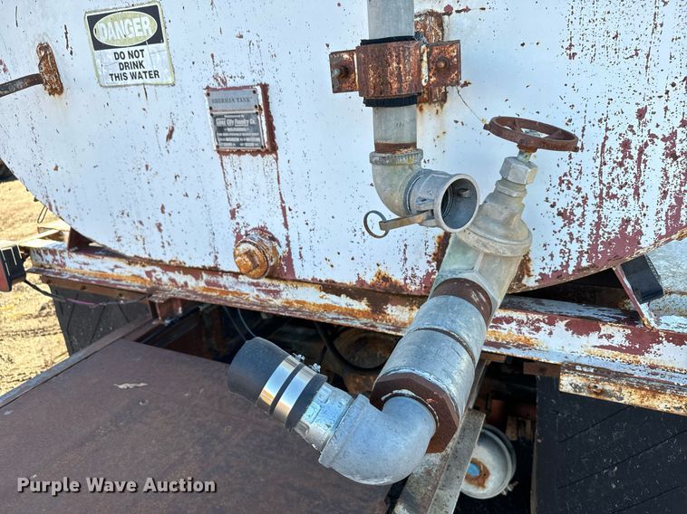 image for item DX3780 1979 Ford U9052 water truck