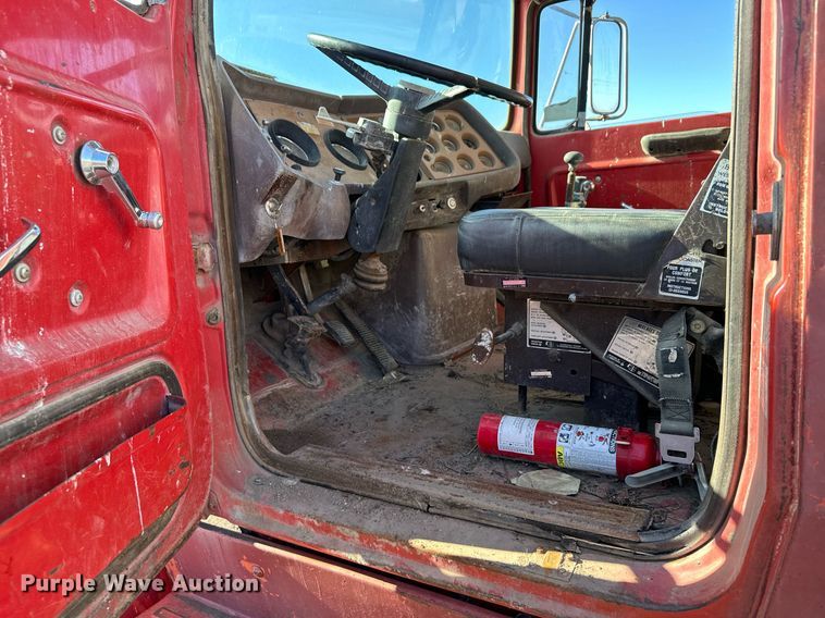 image for item DX3780 1979 Ford U9052 water truck