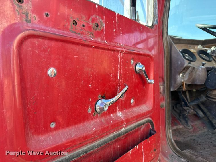 image for item DX3780 1979 Ford U9052 water truck