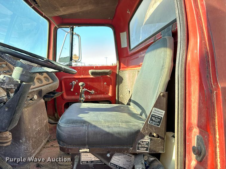 image for item DX3780 1979 Ford U9052 water truck