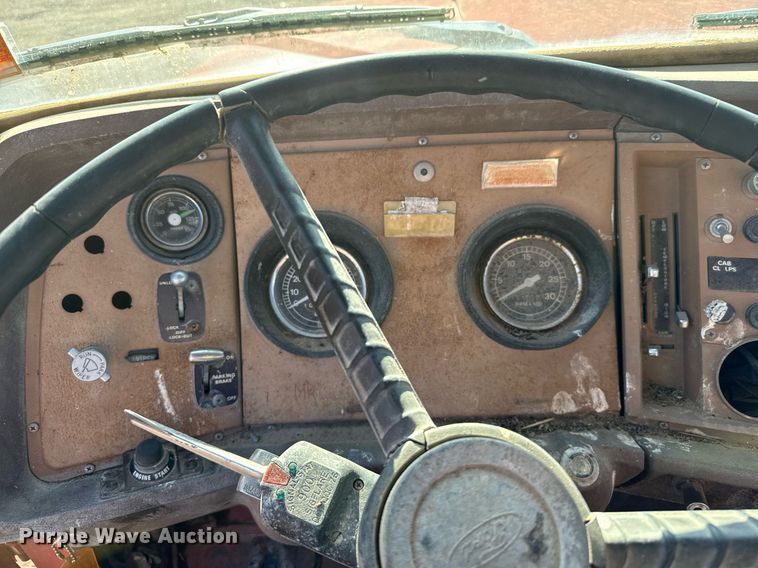 image for item DX3780 1979 Ford U9052 water truck