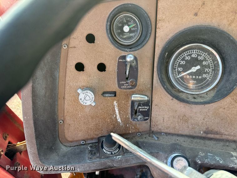 image for item DX3780 1979 Ford U9052 water truck