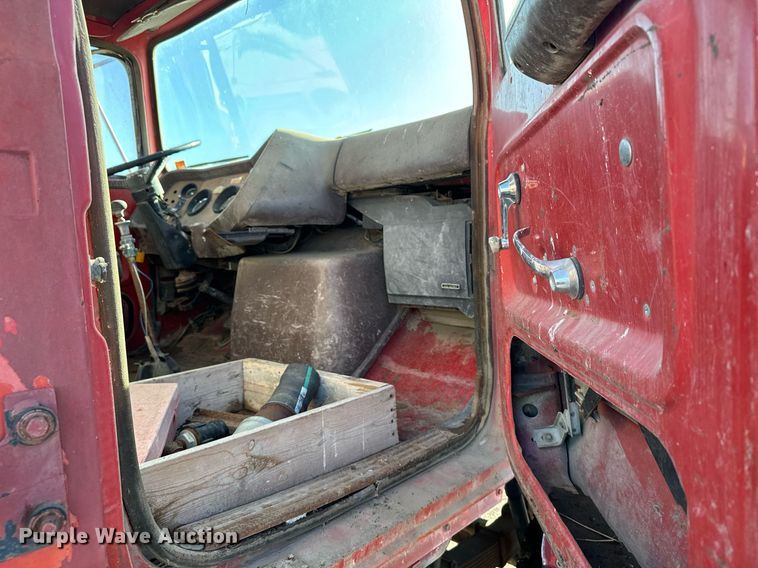 image for item DX3780 1979 Ford U9052 water truck