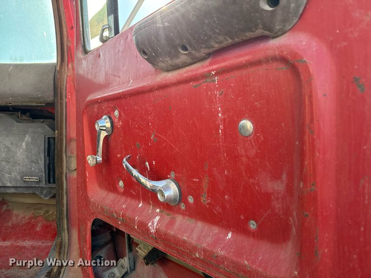 image for item DX3780 1979 Ford U9052 water truck