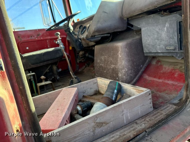 image for item DX3780 1979 Ford U9052 water truck