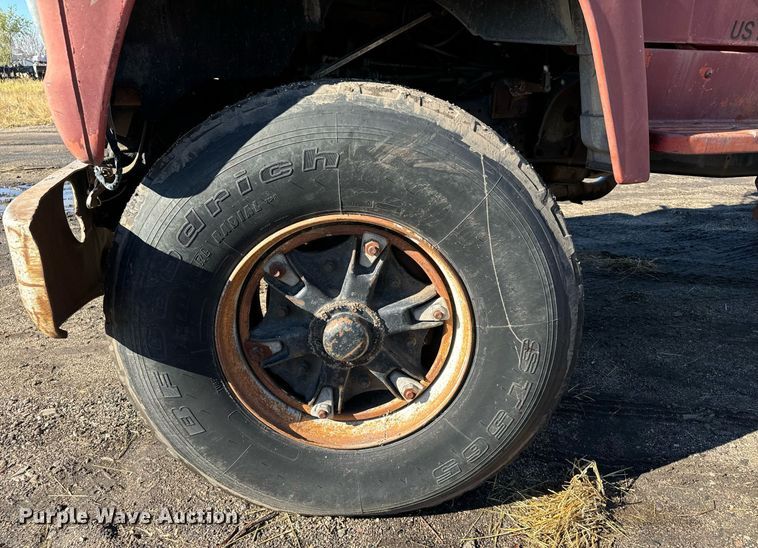 image for item DX3780 1979 Ford U9052 water truck