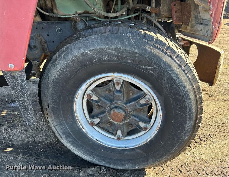 image for item DX3780 1979 Ford U9052 water truck