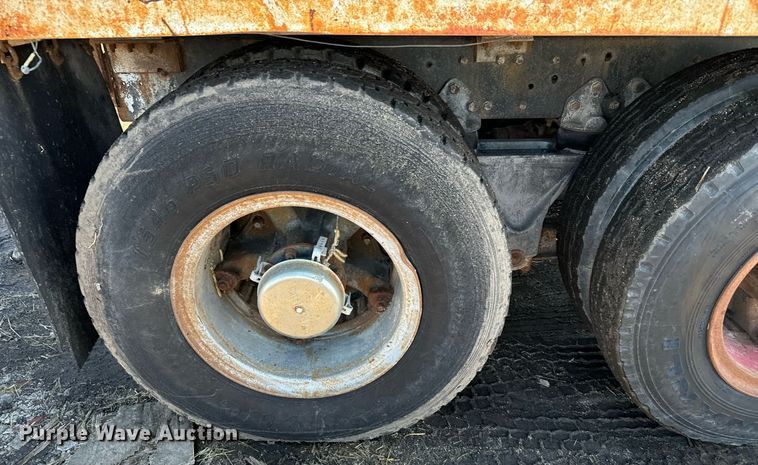 image for item DX3780 1979 Ford U9052 water truck