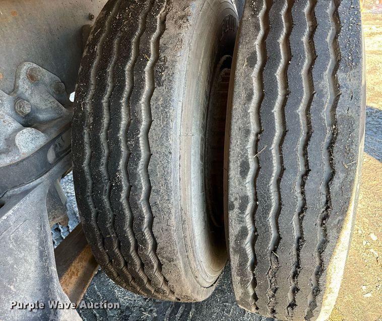 image for item DX3780 1979 Ford U9052 water truck