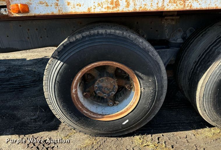 image for item DX3780 1979 Ford U9052 water truck