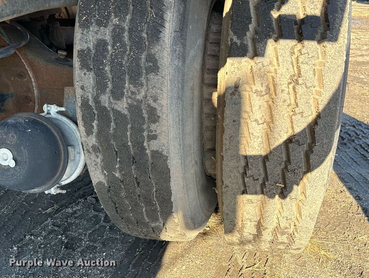 image for item DX3780 1979 Ford U9052 water truck