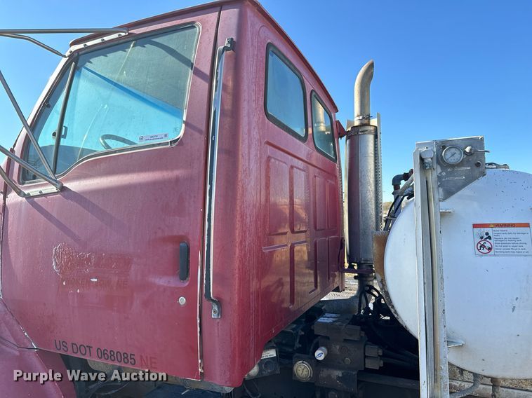 image for item DX3781 1998 Ford Z96 ready mix truck