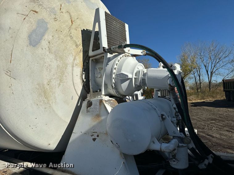 image for item DX3781 1998 Ford Z96 ready mix truck