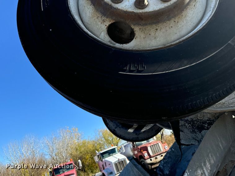 image for item DX3781 1998 Ford Z96 ready mix truck