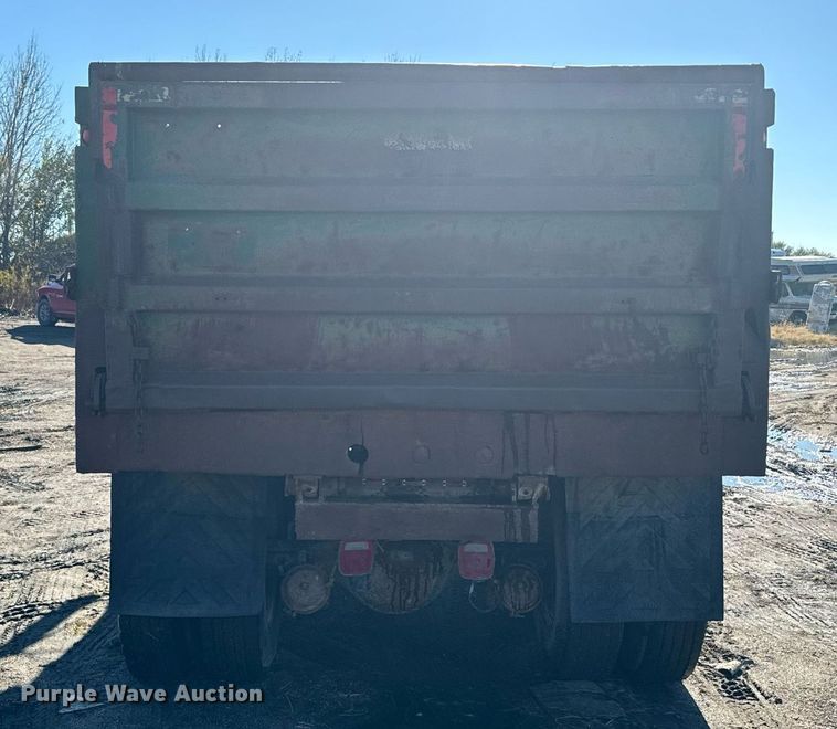 image for item DX3782 1987 Ford U90 dump truck