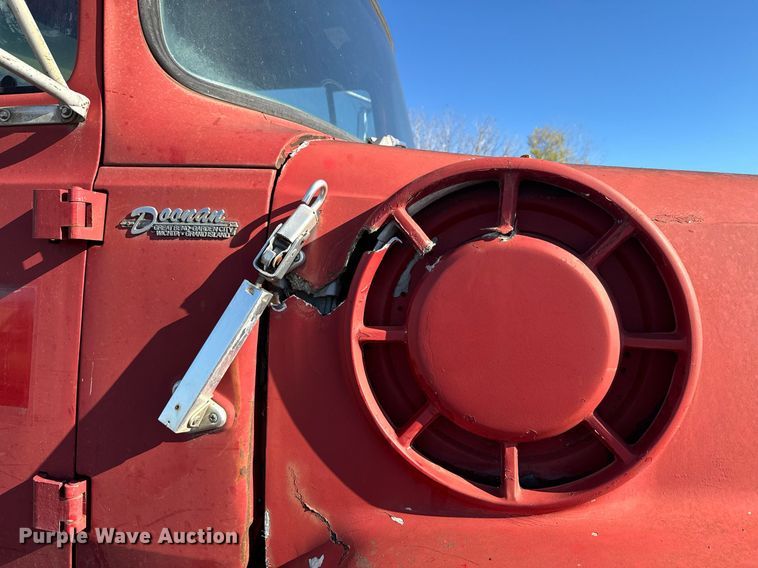 image for item DX3782 1987 Ford U90 dump truck