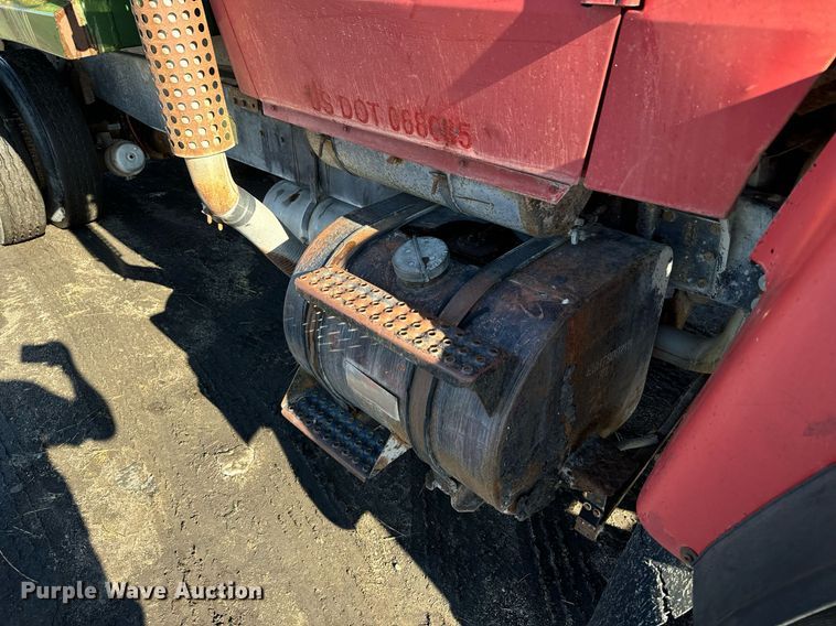 image for item DX3782 1987 Ford U90 dump truck