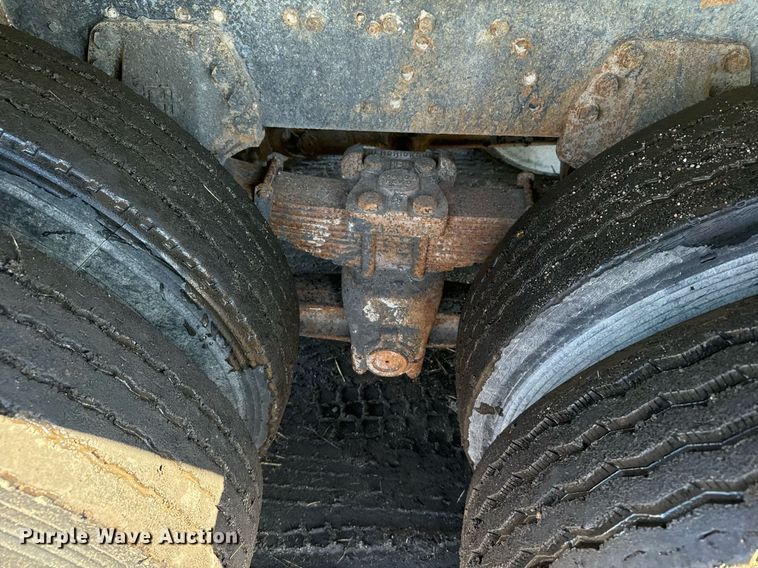 image for item DX3782 1987 Ford U90 dump truck