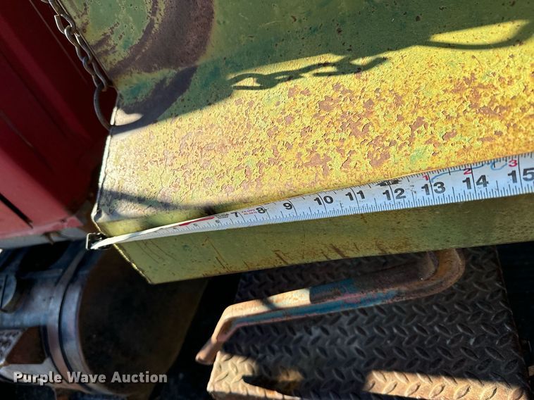 image for item DX3782 1987 Ford U90 dump truck