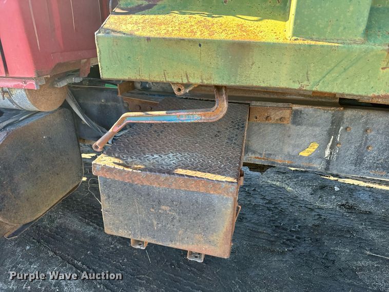 image for item DX3782 1987 Ford U90 dump truck