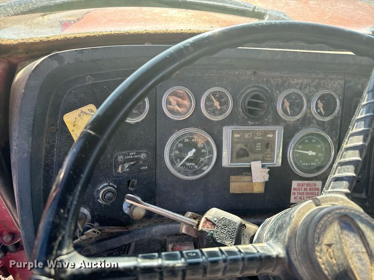 image for item DX3782 1987 Ford U90 dump truck