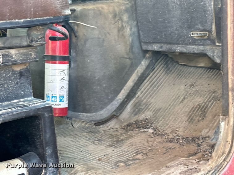 image for item DX3782 1987 Ford U90 dump truck