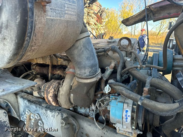 image for item DX3782 1987 Ford U90 dump truck