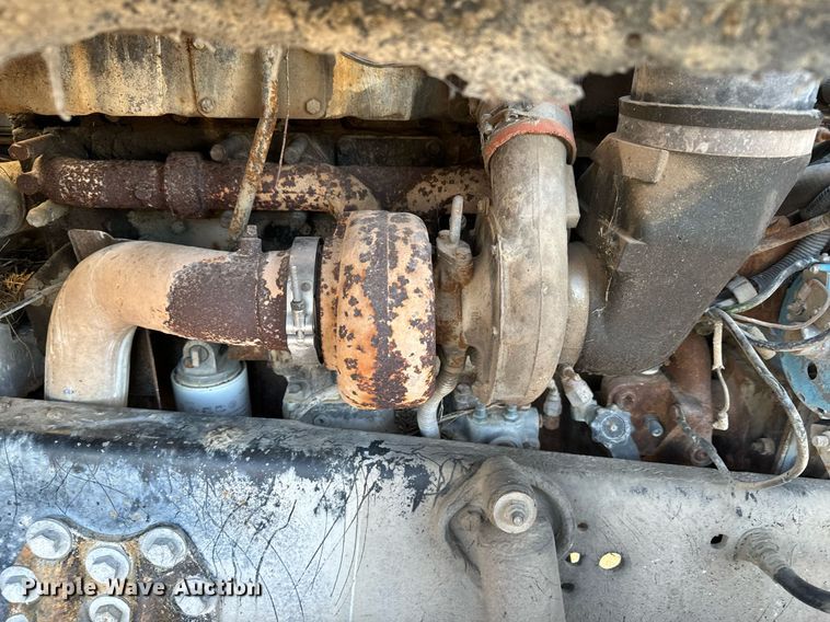 image for item DX3782 1987 Ford U90 dump truck