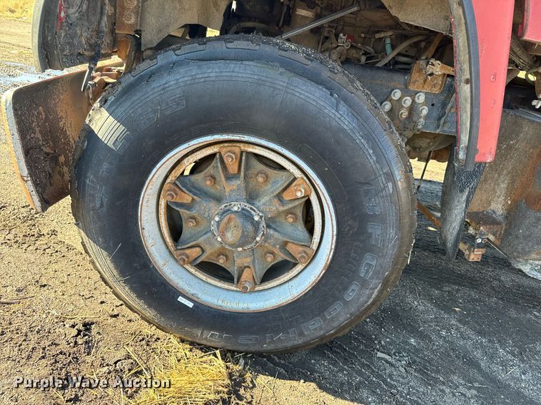 image for item DX3782 1987 Ford U90 dump truck