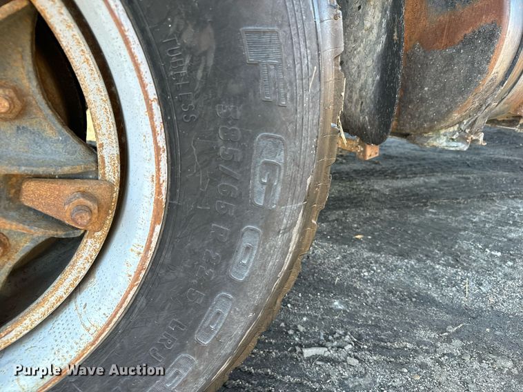 image for item DX3782 1987 Ford U90 dump truck