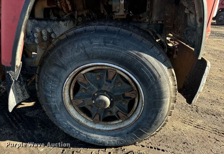 image for item DX3782 1987 Ford U90 dump truck