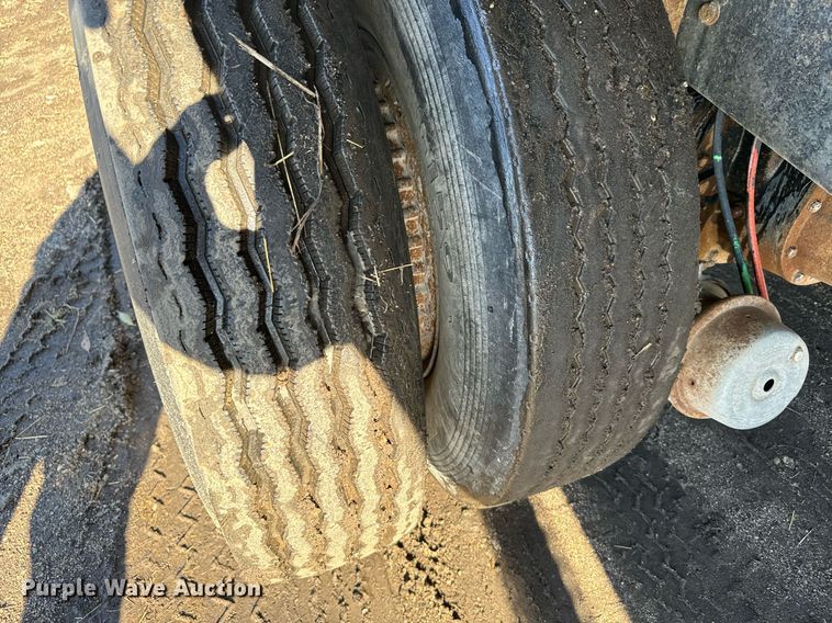 image for item DX3782 1987 Ford U90 dump truck