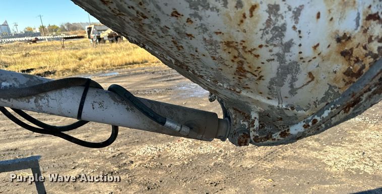 image for item DX3783 1998 Ford Z96 ready mix truck