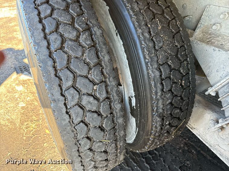 image for item DX3783 1998 Ford Z96 ready mix truck