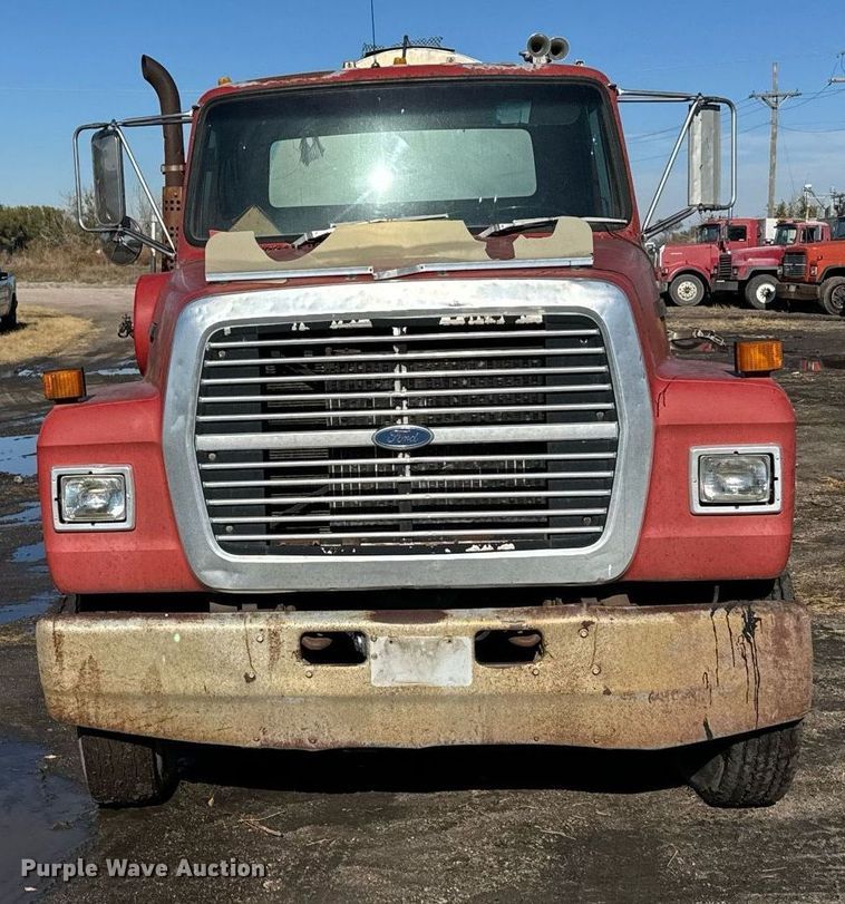 image for item DX3784 1990 Ford U90 semi truck