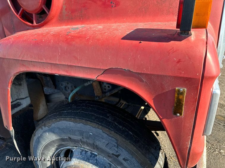 image for item DX3784 1990 Ford U90 semi truck