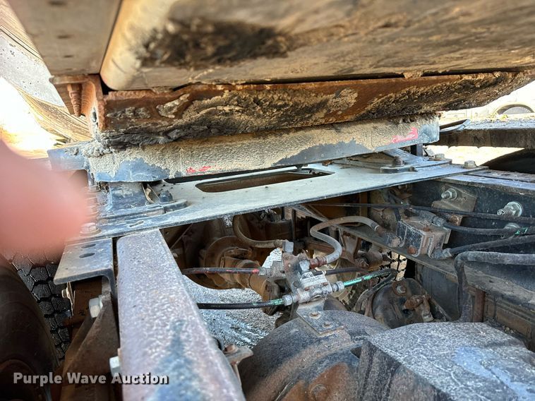 image for item DX3784 1990 Ford U90 semi truck