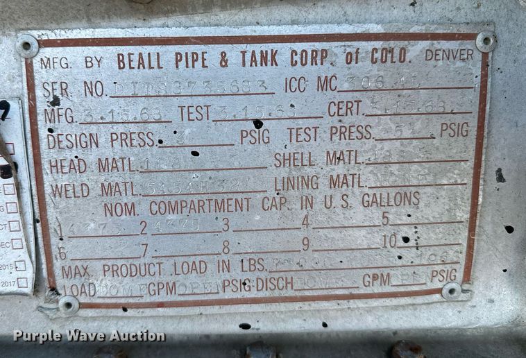 image for item DX3784 1990 Ford U90 semi truck