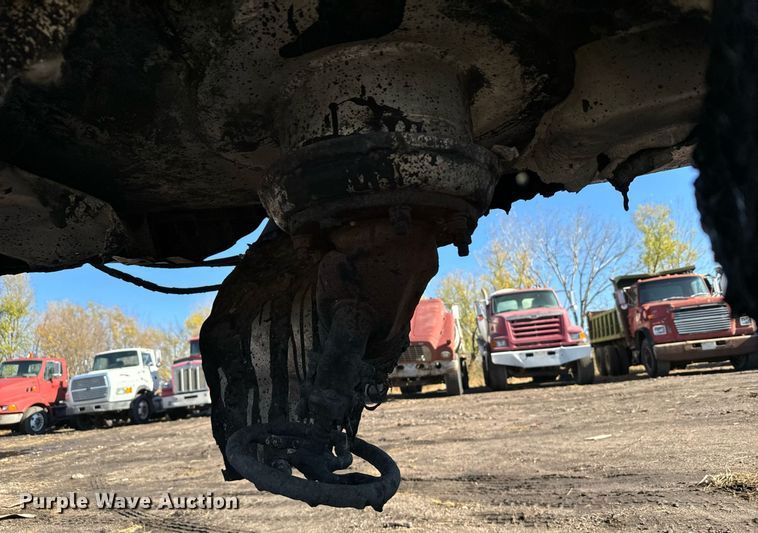 image for item DX3784 1990 Ford U90 semi truck