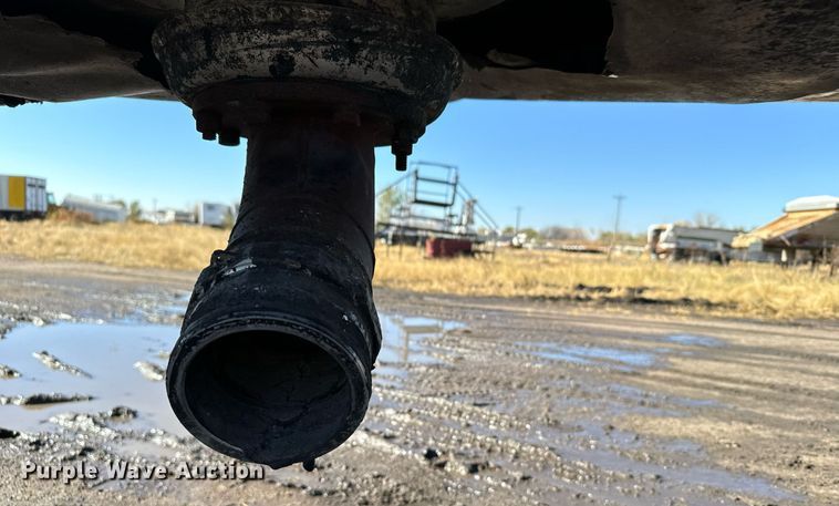 image for item DX3784 1990 Ford U90 semi truck