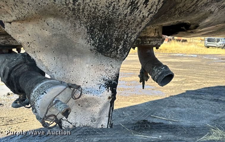 image for item DX3784 1990 Ford U90 semi truck